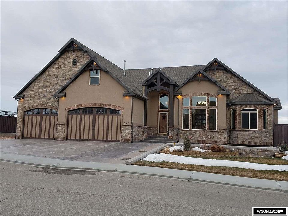1st image of 363 Hemlock Dr