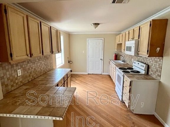 2nd image of 5304 Saint Anthony Ave