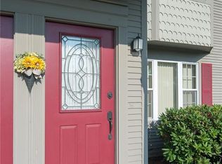 31 Nipmuc Trl #B, North Providence, RI 02904