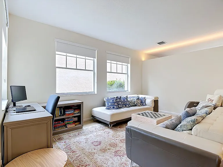 1154 Oakwater Dr — Photo 22