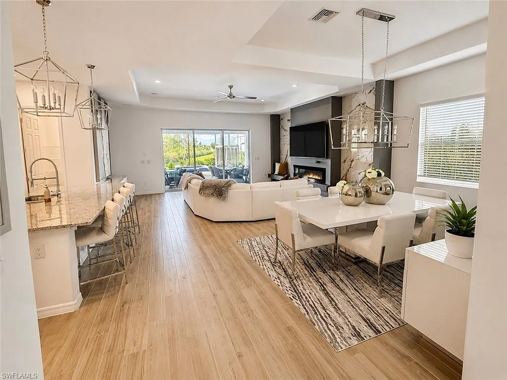 3 bed, 3.0 bath, 2245 sqft, $5,500 — Photo 3