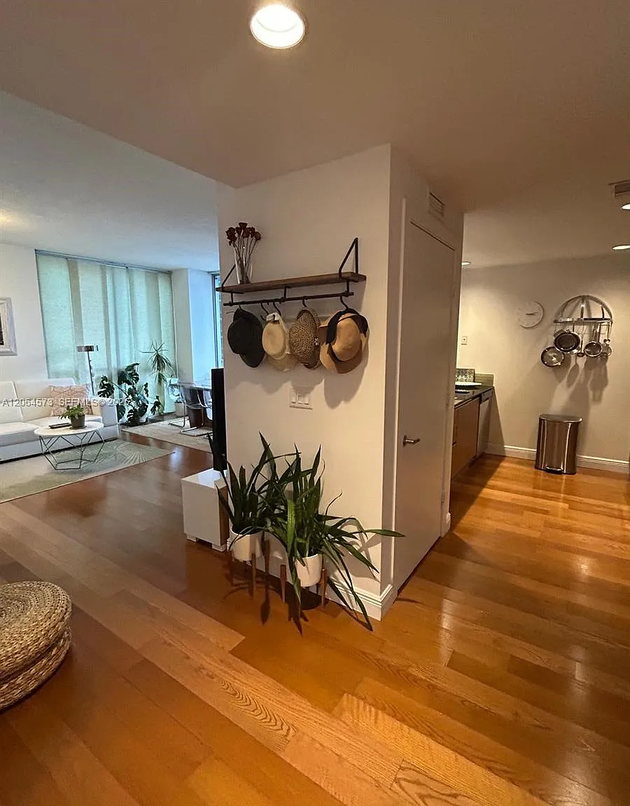 1060 Brickell Condo — Photo 4