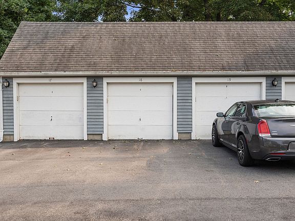 3rd image of 31 Blithewood Ave APT 205