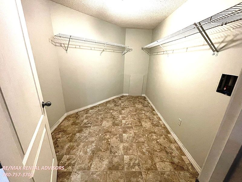 Edmonton Apartment for rent - 2 Bedrooms — photo 9