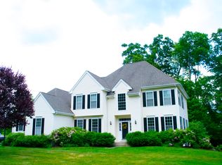 5 Fenwick Dr, Avon, CT 06001