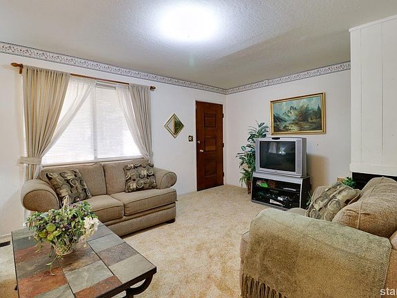 5th image of 747 Taylor Way