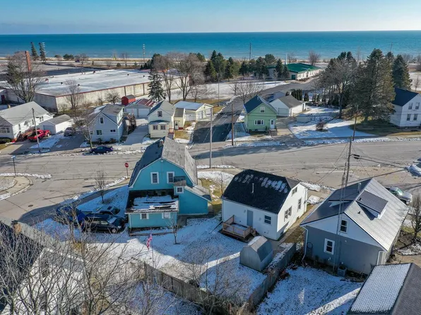 2106 10th STREET, Two Rivers, WI 54241