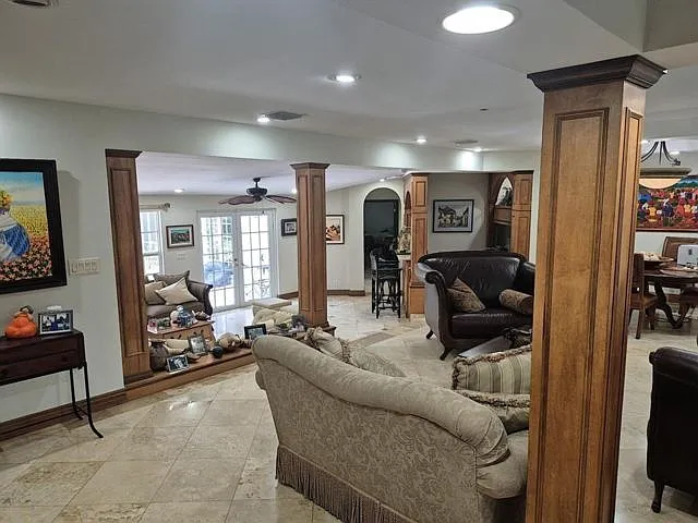 11081 SW 30th Ct — Photo 17