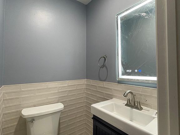 4th image of 3524 Bennett Ave