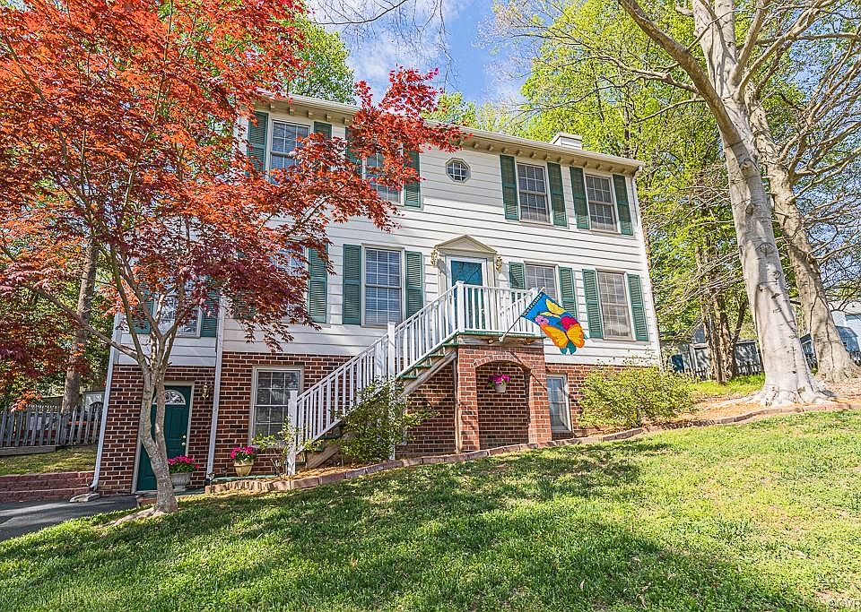 1st image of 7400 River Holly Dr