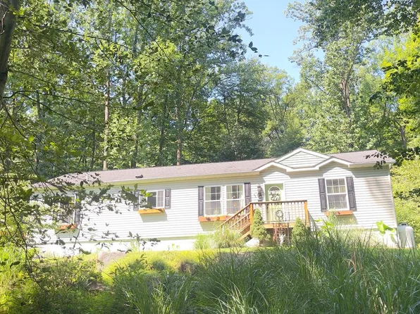 67 Foxhill Rd, Quakertown, PA 18951