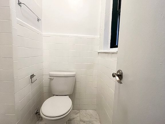 5th image of 260 6th Ave APT 16