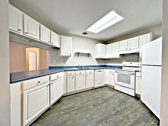 4th image of 2110 Jasper Ln
