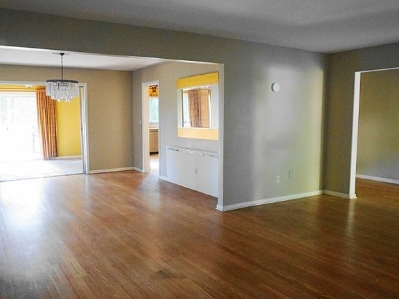 5th image of 8 Mountain Way S