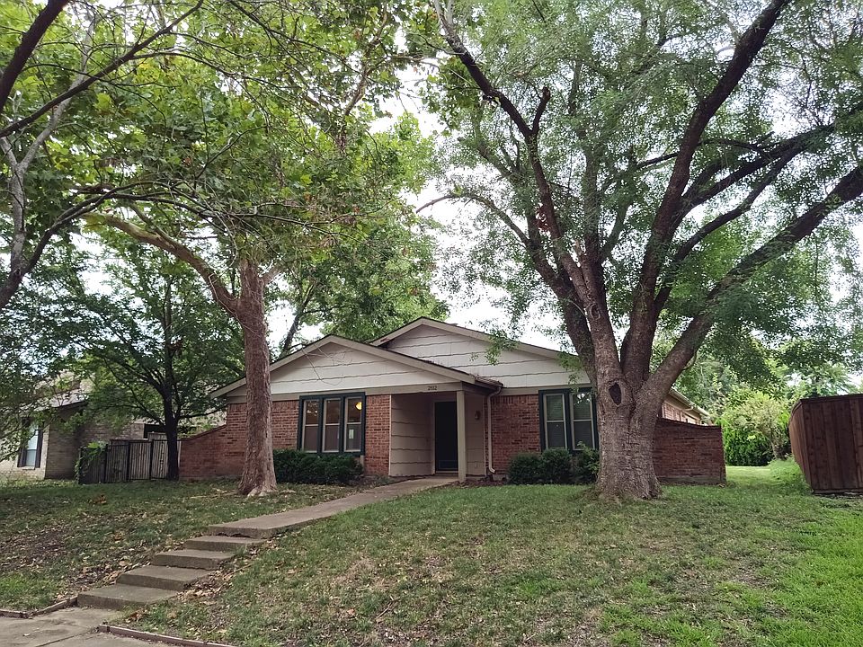 Front of House 2 (viewed from nature trail)