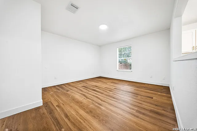 7664 Oak Chase — Photo 3