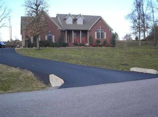 279 Oak Shadow Ln, Benton, KY 42025