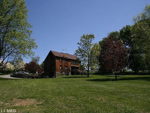 3rd image of 8066 Geaslin Dr