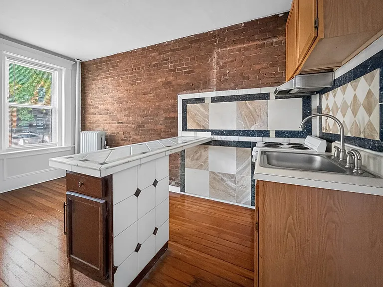 165 Park St — Photo 3