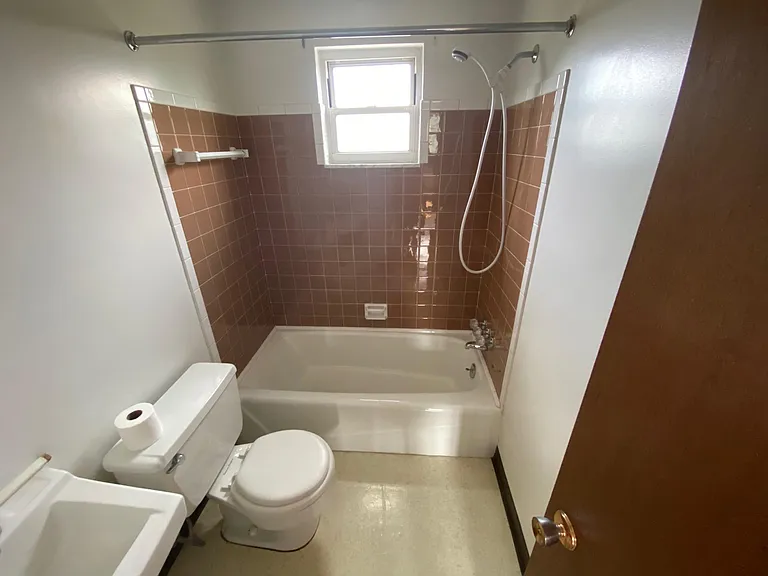 1067 Wolfe Ave — Photo 12