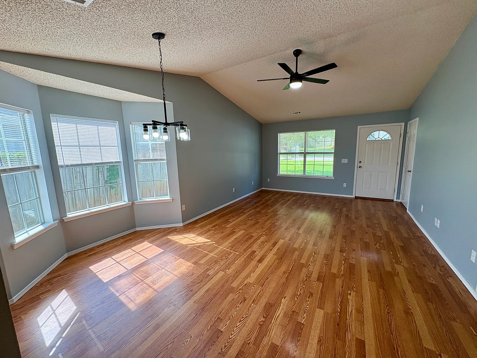 2 bed, 900 sqft, $1,550 — Photo 4
