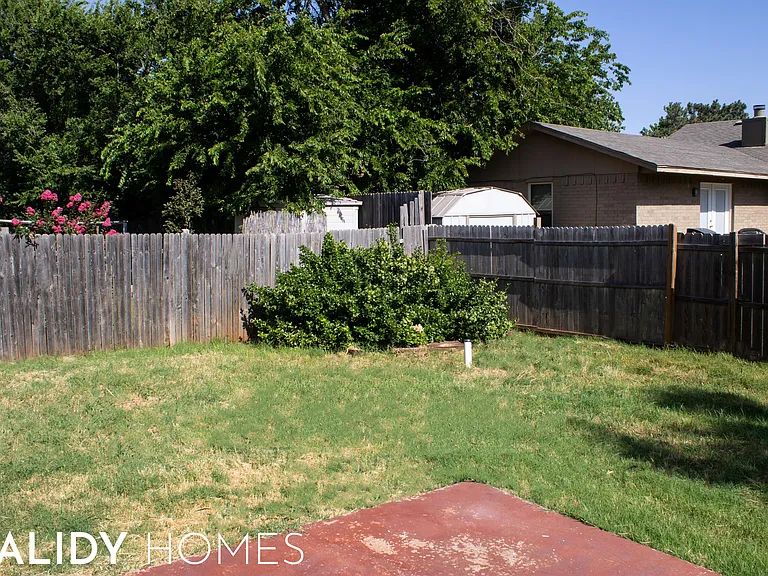 109 NW 160th St — Photo 30