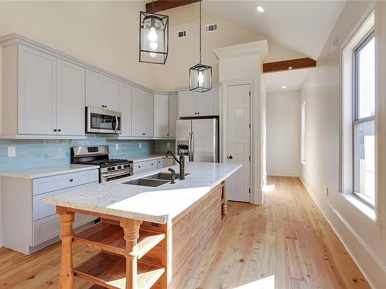 1827 Lapeyrouse St — Photo 1