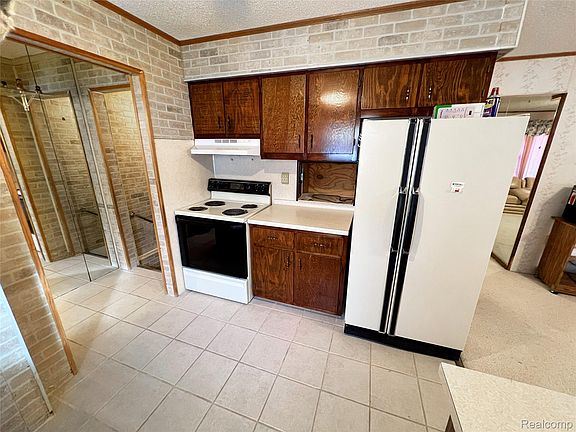 4th image of 5163 N Linden Rd