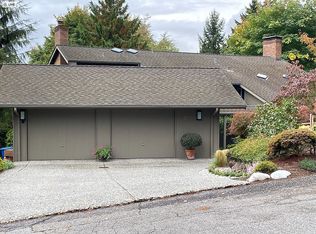 8311 SE 82nd St, Mercer Island, WA 98040