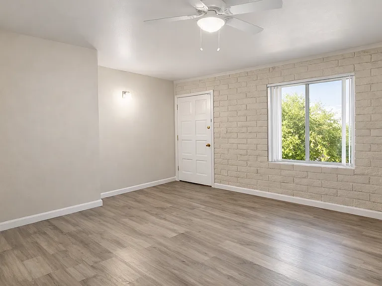 18041 N 40th Pl — Photo 6