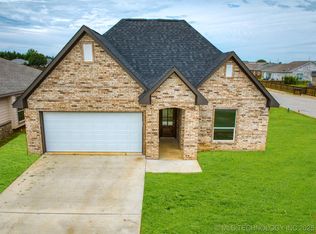 1197 Wild Indigo Cir, Calera, OK 74730