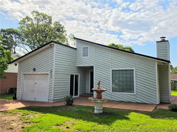 5711 Sagamore Rd, Hope Mills, NC 28348