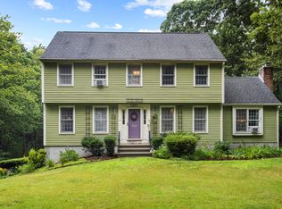 226 Village Pond Rd, Guilford, CT 06437