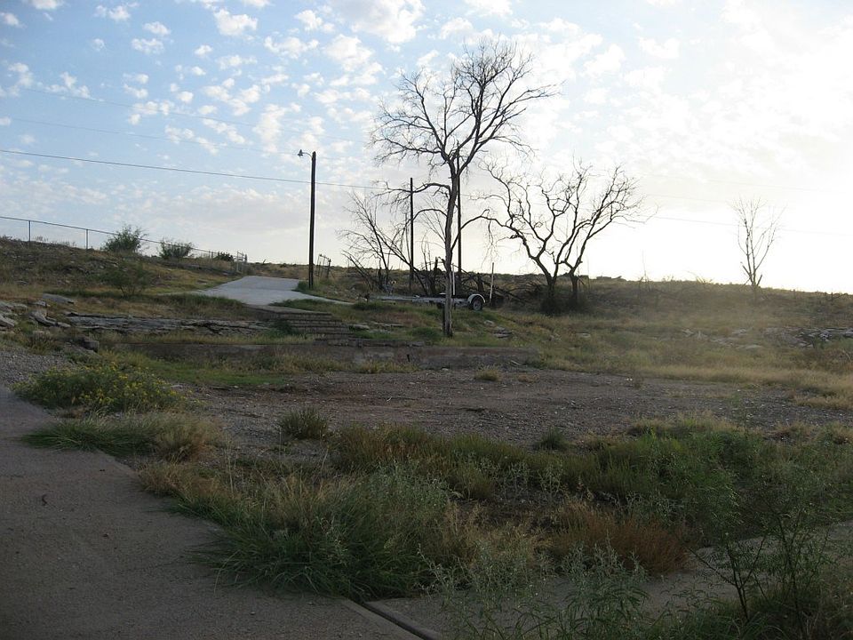This is from the lake looking back up toward the road - 1000 Robin Lane in Gaines Bend.