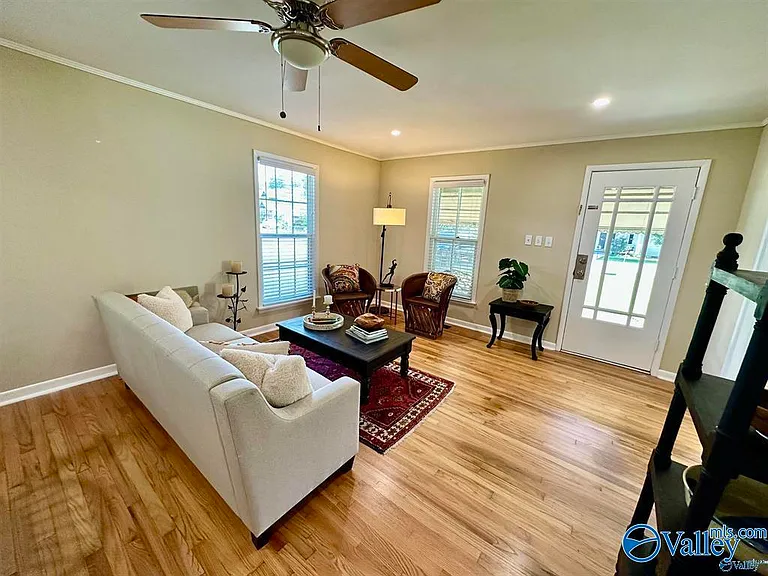 1529 McKinley Ave NE — Photo 6