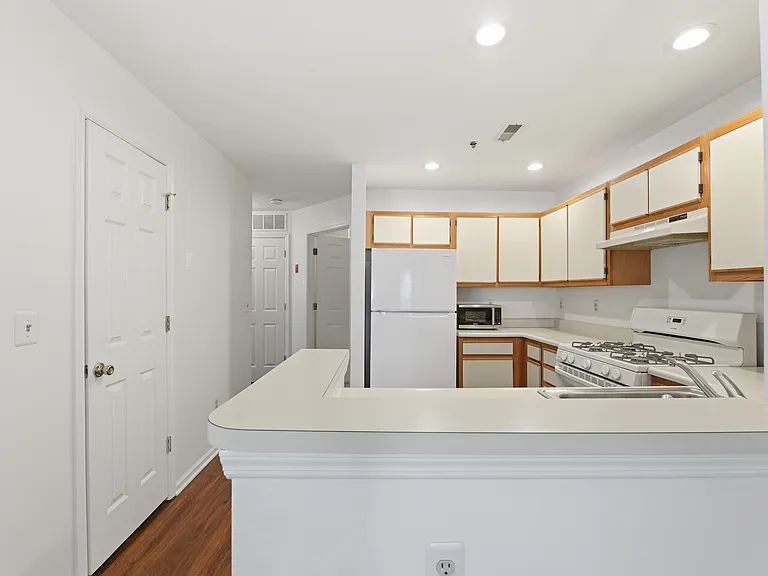 5301 Tudor Dr — Photo 14