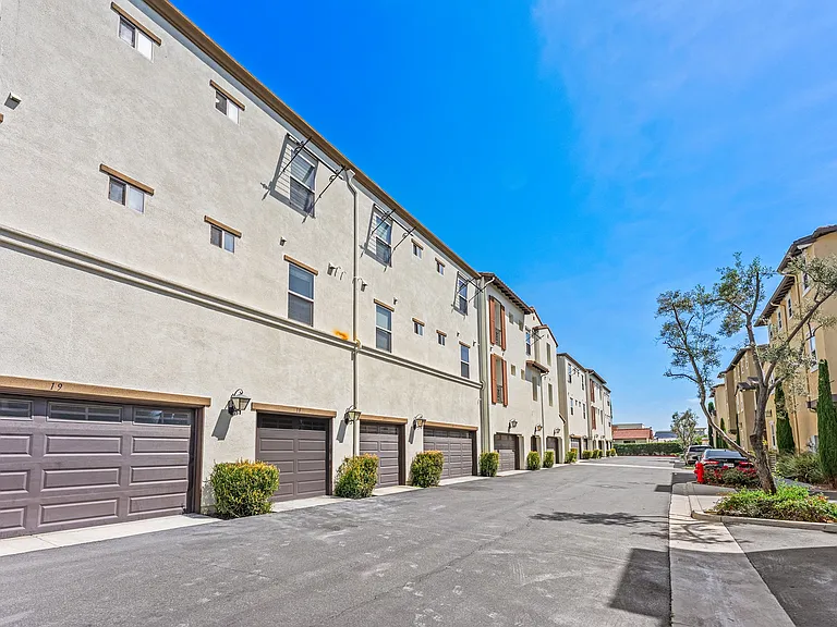 503 S Brea Blvd #18 — Photo 6