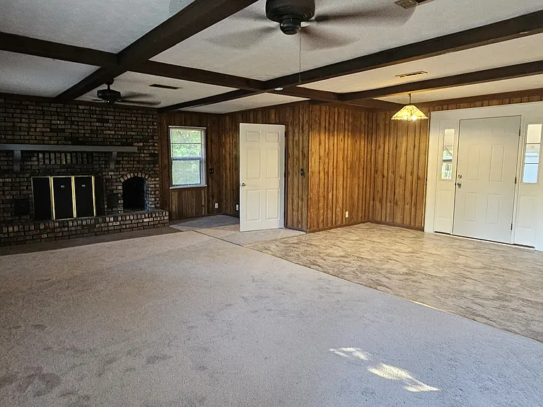 306 Mustang Dr — Photo 30