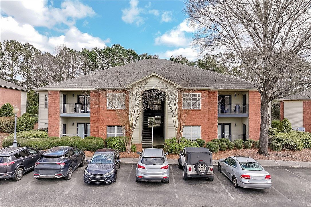 3297 S College St APT C201