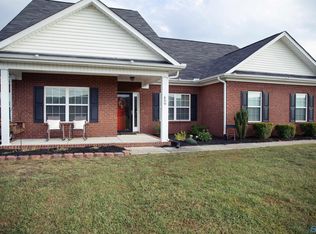 459 Sharps Cove Rd, Gurley, AL 35748