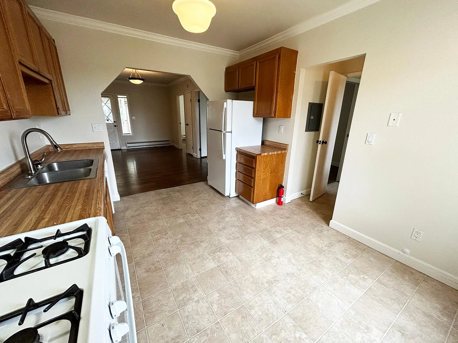 2 bed, 750 sqft, $1,795 — Photo 3