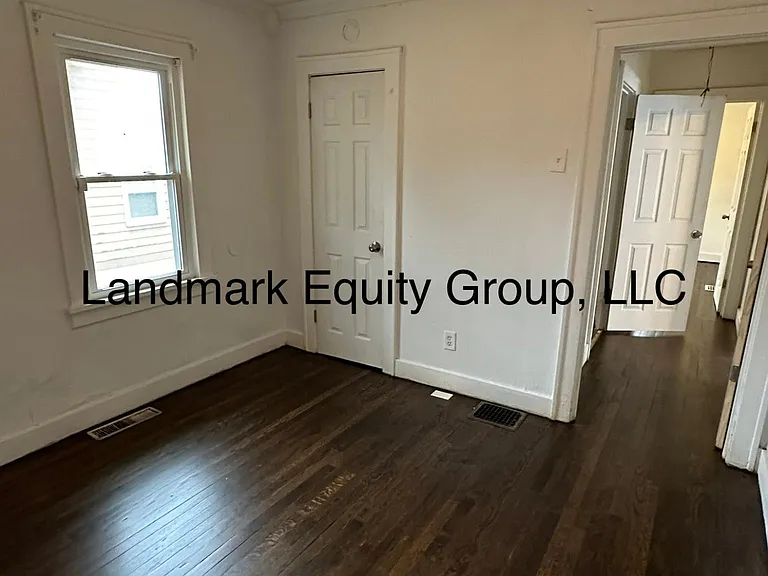 606 E Aberdeen St — Photo 5