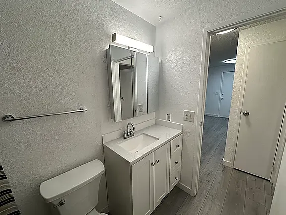 120 Stanford Dr #D — Photo 24