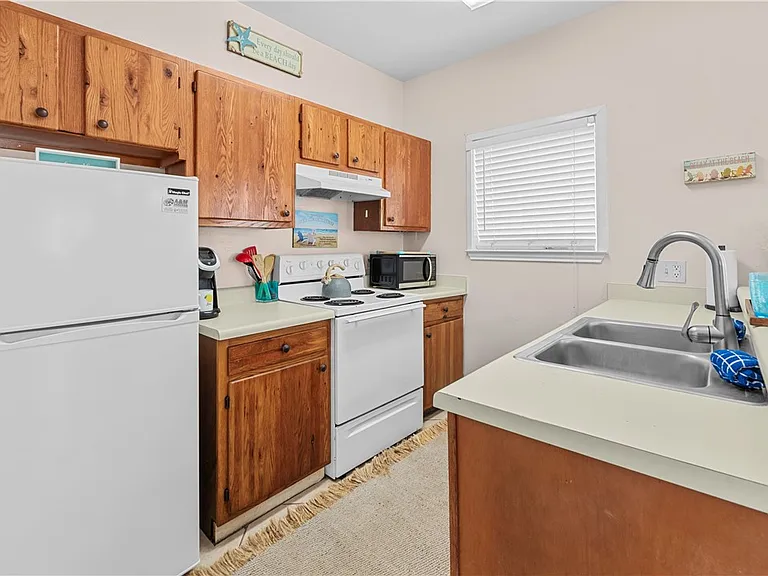 15010 Leeward Dr #104 — Photo 14