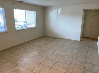 845 S 4th St APT 101, Kerman, CA 93630