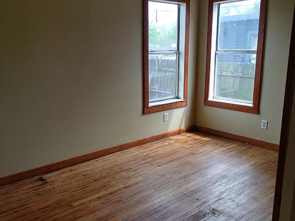 2nd image of 616 S Wanda Dr
