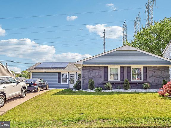 2nd image of 52 Hasting Ln
