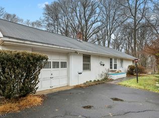 104 Warrenville Rd, Green Brook, NJ 08812