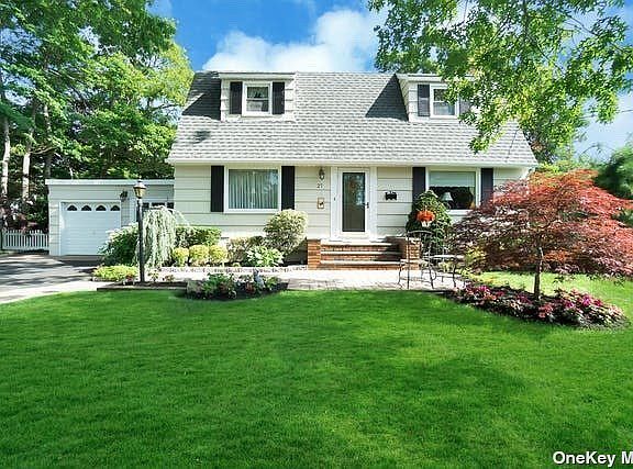 2nd image of 27 Boston Ave