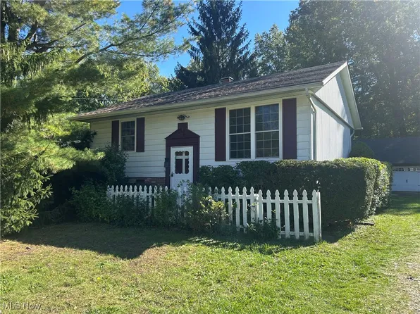 440 Roosevelt Dr, Geneva, OH 44041